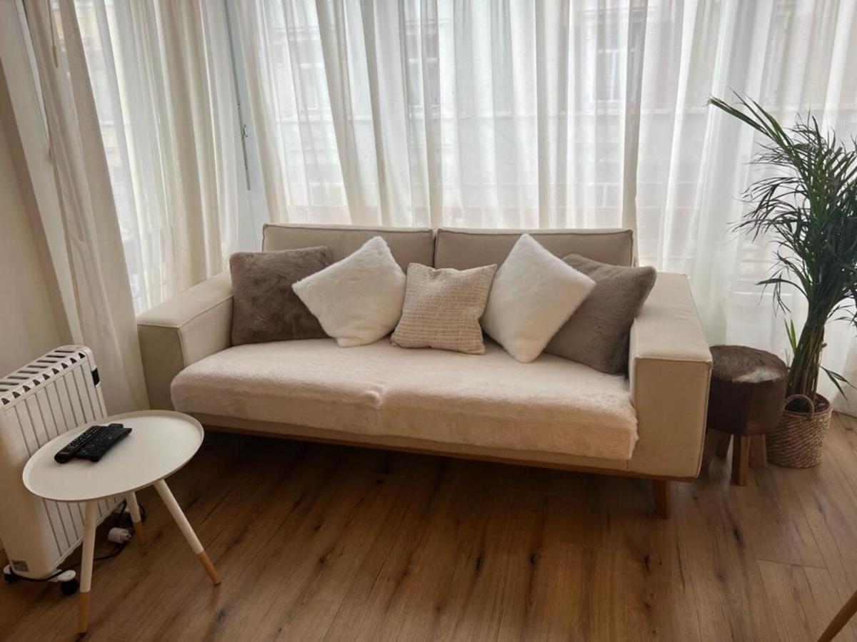 Stylish 1-Bedroom Condo Close To Exhibition Square Bazel Buitenkant foto